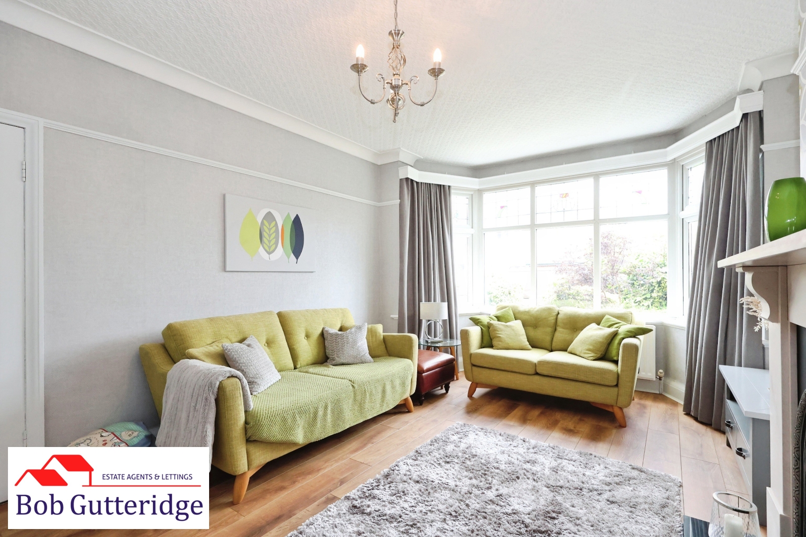 BAY FRONTED LOUNGE